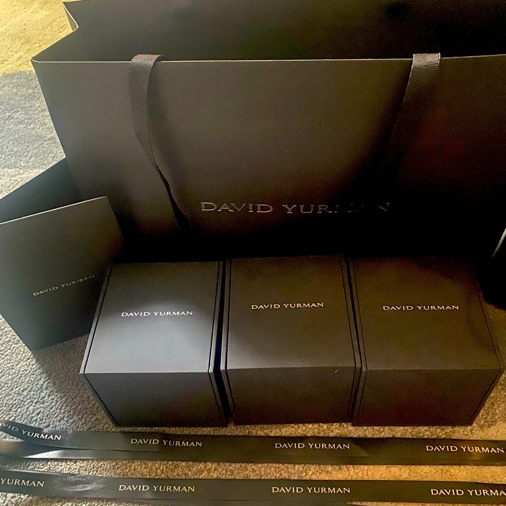 *Authentic* David Yurman jewelry boxes, ribbon, billfolds, and shopping bags.